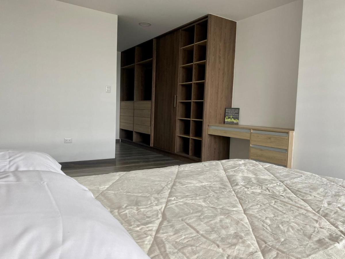 Апартаменты Apartamento En Zona Exclusiva De Куэнка Экстерьер фото